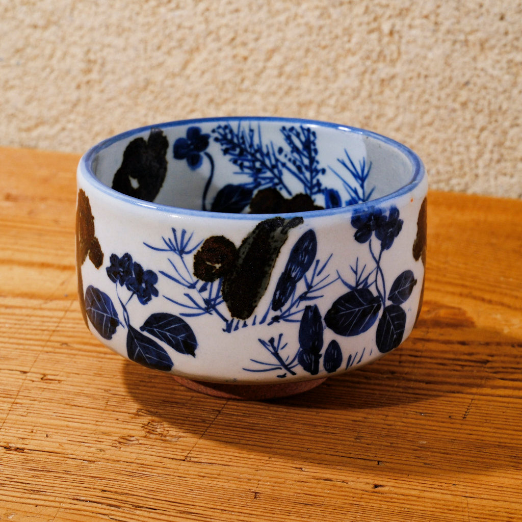 銹絵染付茶碗 春草図（清水焼・乾山写）＊箱なし | 宮本 博