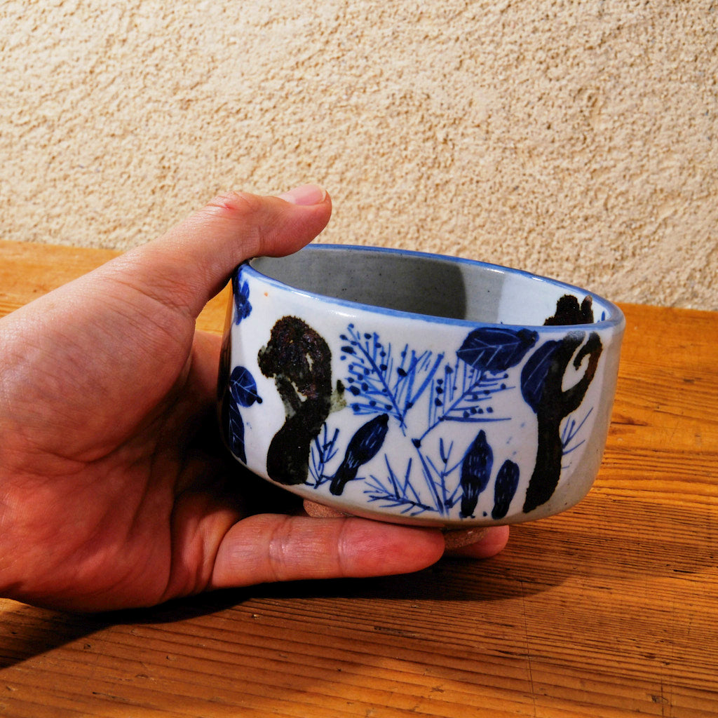 銹絵染付茶碗 春草図（清水焼・乾山写）＊箱なし | 宮本 博