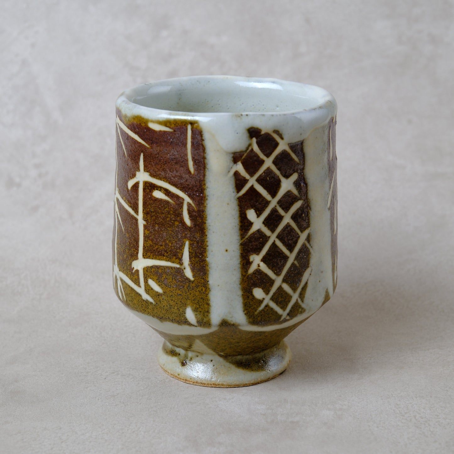 湯呑み 大 鉄絵 唐草文 - 益子焼 - 01 | 松原 直之