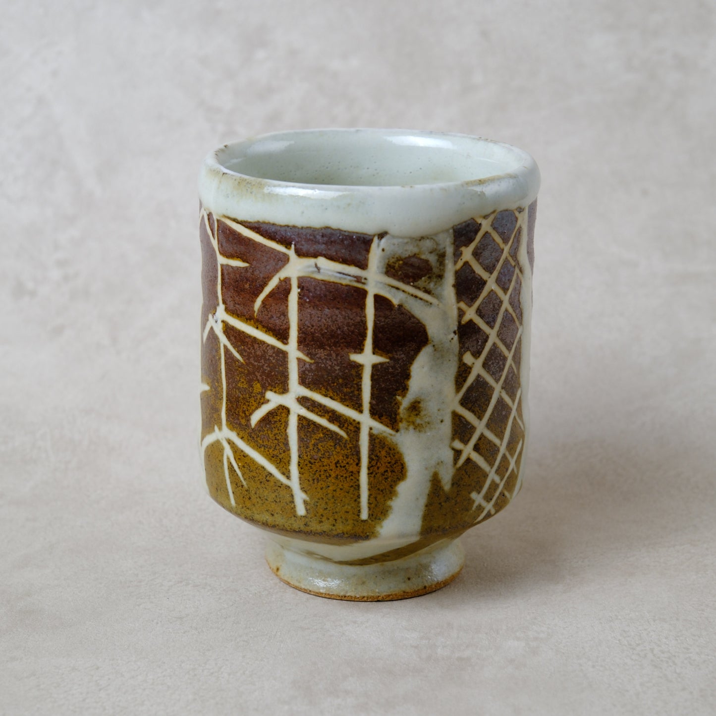 湯呑み 大 鉄絵 唐草文 - 益子焼 - 02 | 松原 直之