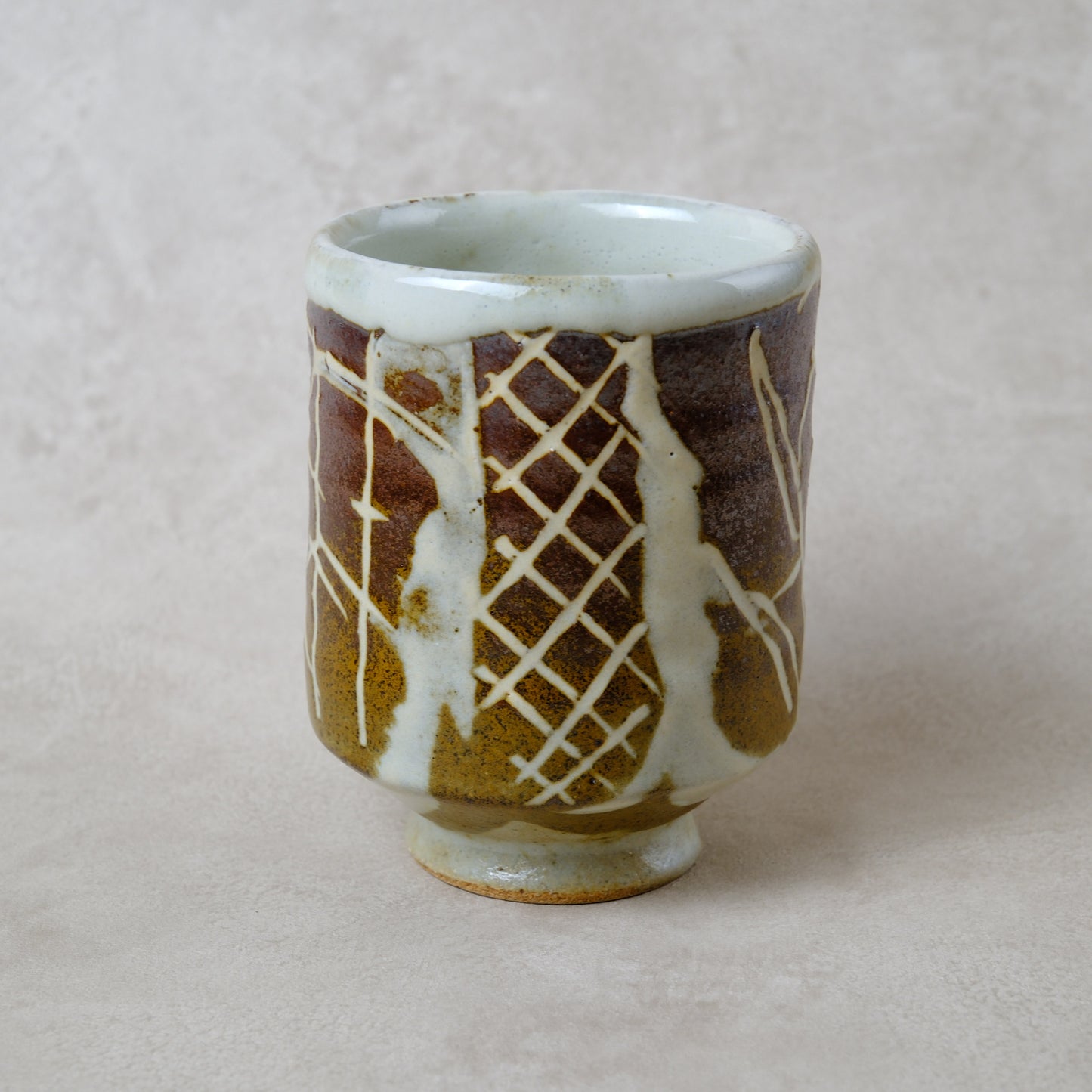 湯呑み 大 鉄絵 唐草文 - 益子焼 - 02 | 松原 直之