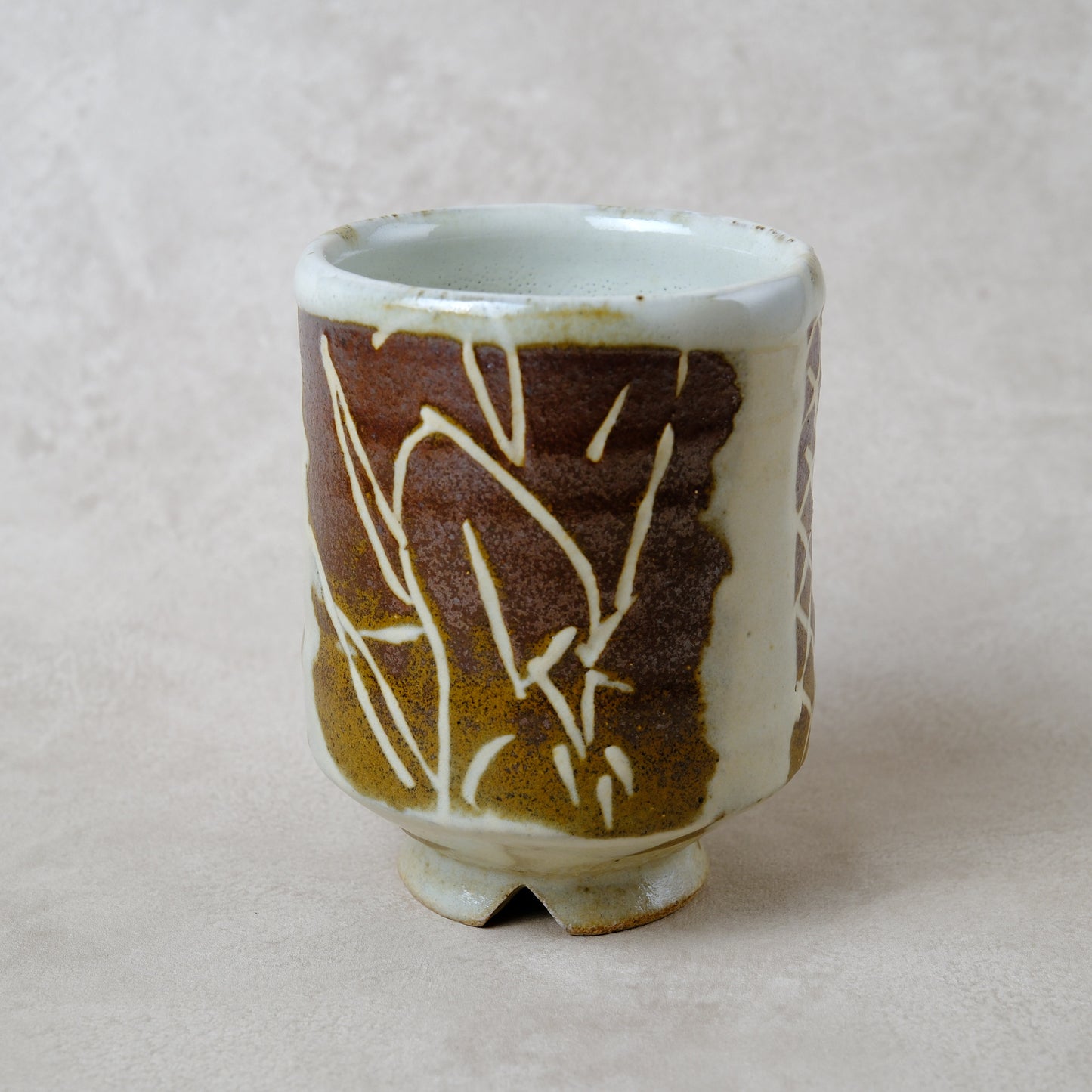 湯呑み 大 鉄絵 唐草文 - 益子焼 - 02 | 松原 直之