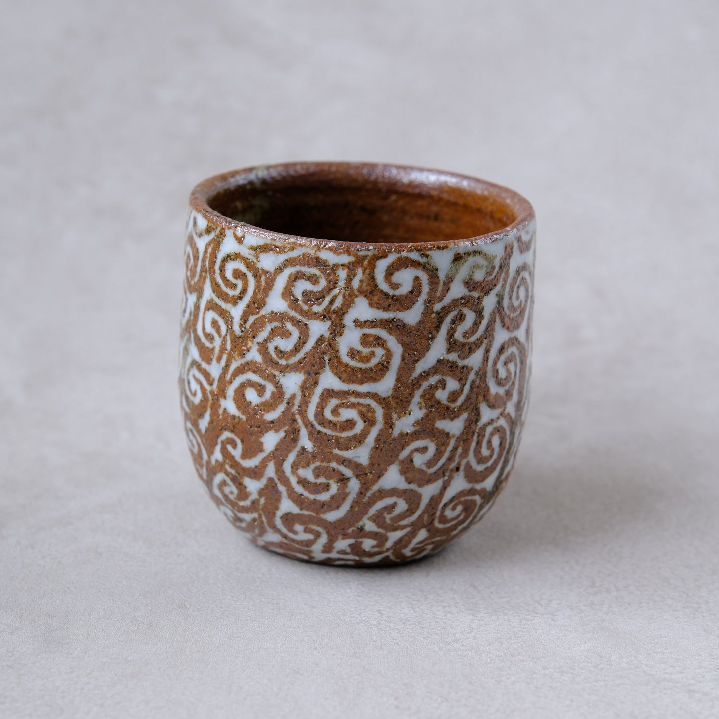 湯呑み小 象嵌唐草文 - 益子焼 - 01 | 松原 直之