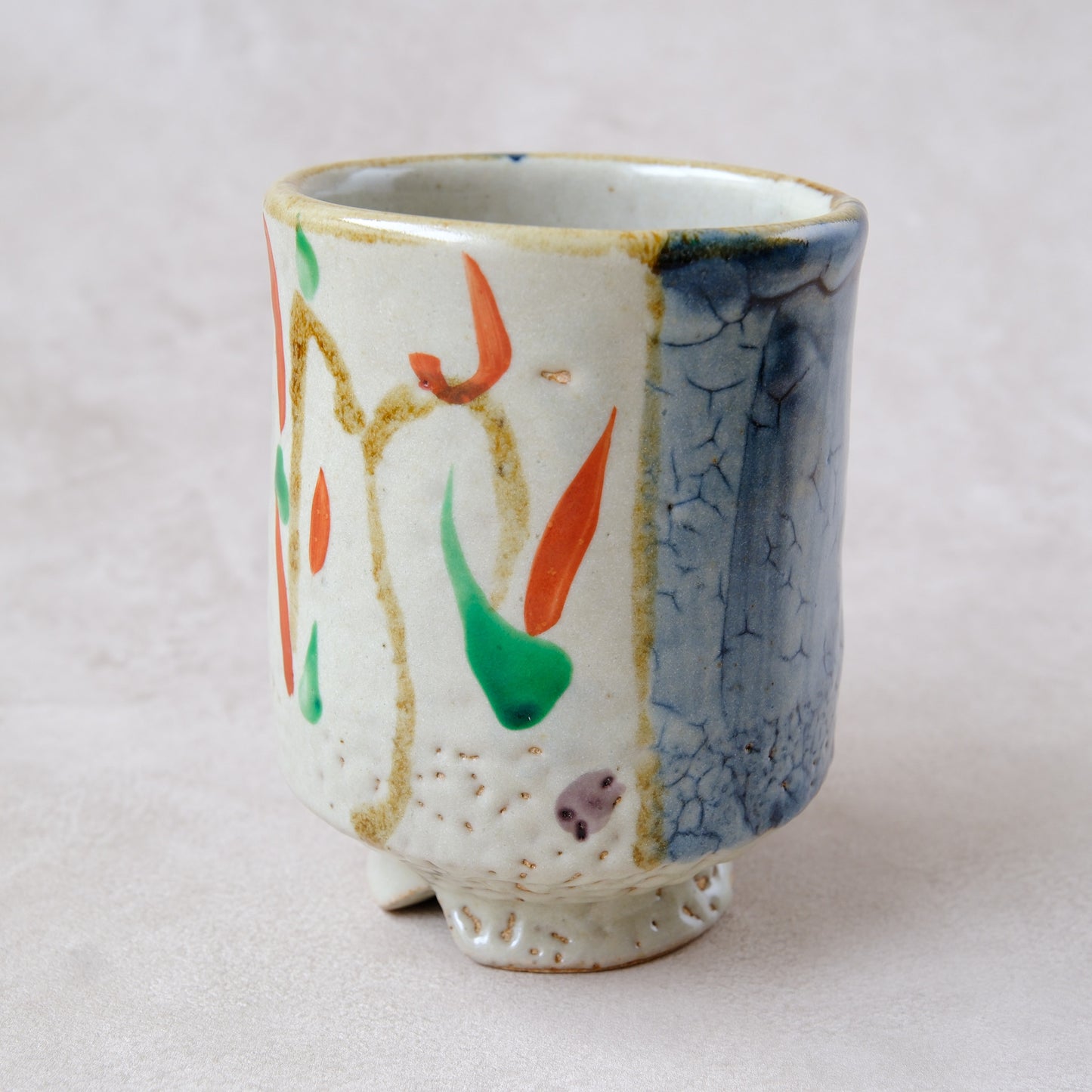 湯呑み 大 鉄絵・赤絵 唐草文 - 益子焼 - 01 | 松原 直之